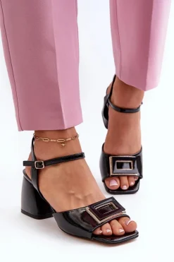 Eleganckie Lakierowane Sandały Na Słupku Z Ozdobą Czarne D&A MR38-202