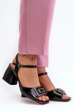 Eleganckie Lakierowane Sandały Na Słupku Z Ozdobą Czarne D&A MR38-202