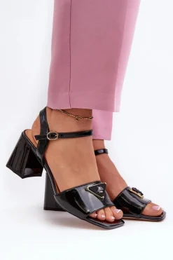 Eleganckie Lakierowane Sandały Na Słupku Czarne D&A MR38-660
