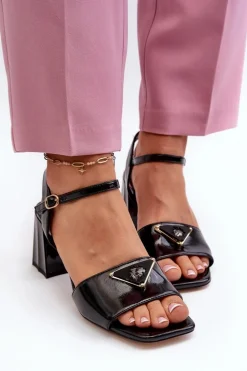 Eleganckie Lakierowane Sandały Na Słupku Czarne D&A MR38-660