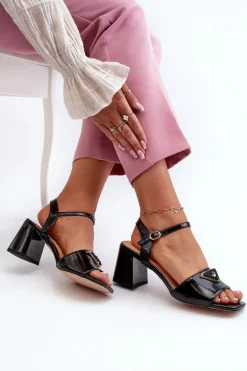 Eleganckie Lakierowane Sandały Na Słupku Czarne D&A MR38-660