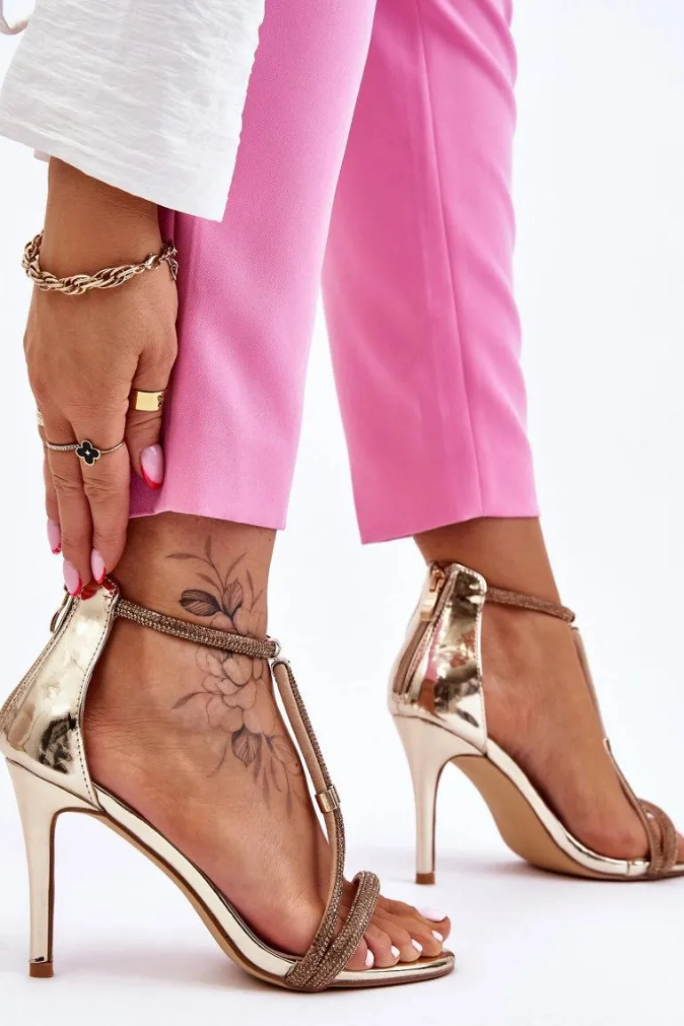 Eleganckie Sandałki Na Szpilce Z Dżetami Złote Jenesis