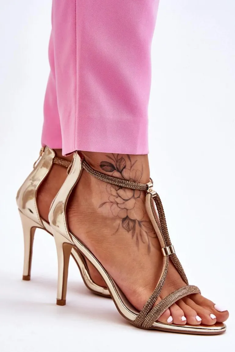 Eleganckie Sandałki Na Szpilce Z Dżetami Złote Jenesis