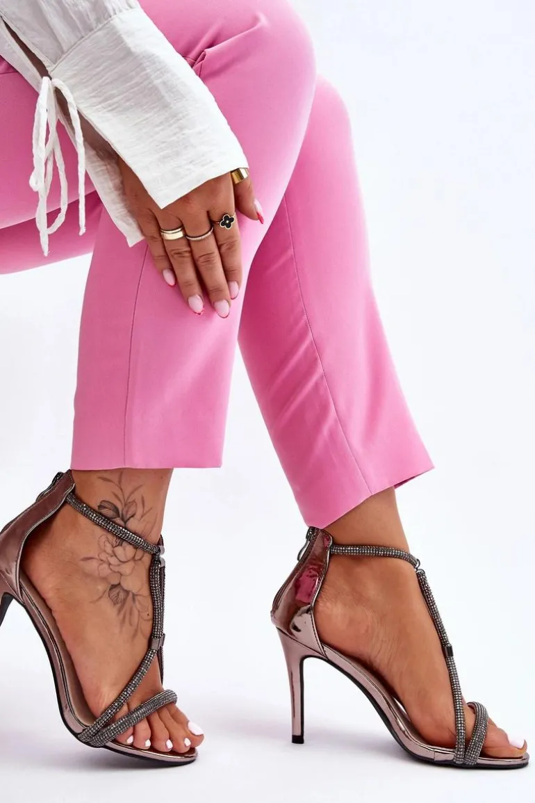 Eleganckie Sandałki Na Szpilce Z Dżetami Srebrne Jenesis