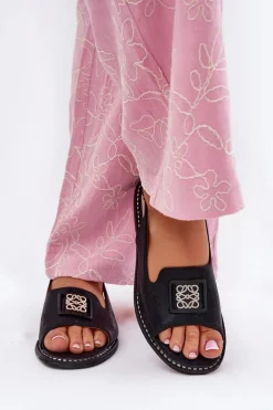 Eleganckie Sandały Damskie Na Płaskim Obcasie Z Ozdobą S.Barski KV51-082 Czarne