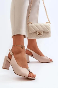 Eleganckie Sandały Na Słupku Z Ozdobą Beżowe Trasea
