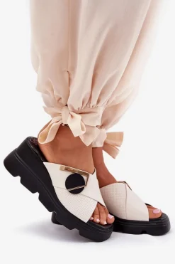 Eleganckie Skórzane Klapki Damskie Na Koturnie Z Ozdobą Artiker 56C1585 Beżowe