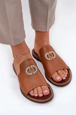 Eleganckie Skórzane Klapki Damskie Z Ozdobą Zazoo 3008 Camel