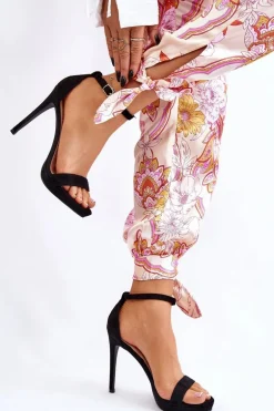 Eleganckie Zamszowe Sandałki Na Szpilce Czarne Averie