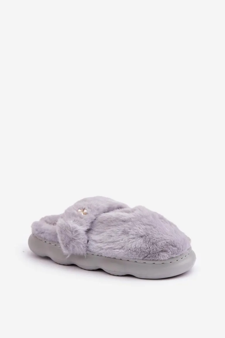 Futrzane Kapcie Z Małą Broszką Szare Primaria