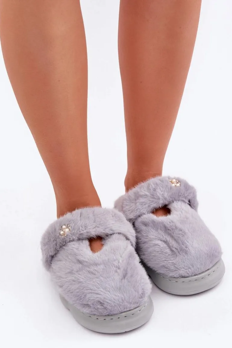 Futrzane Kapcie Z Małą Broszką Szare Primaria