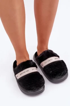 Futrzane Kapcie Z Ozdobnym Paskiem Czarne Savalithea