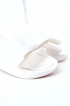 Gumowe Klapki Z Kokardą Białe April