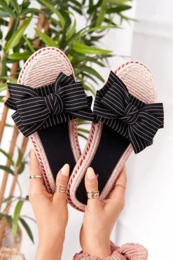 Gumowe Klapki Z Kokardą Czarne Gabriell