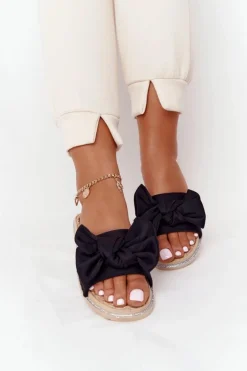 Gumowe Klapki Z Kokardą Czarne Andrea