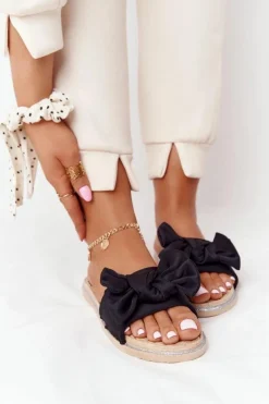 Gumowe Klapki Z Kokardą Czarne Andrea