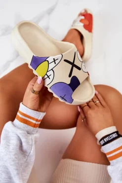 Gumowe Klapki Z Nadrukiem Beżowe Monsters