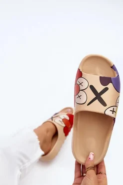 Gumowe Klapki Z Nadrukiem Ciemnobeżowe Monsters