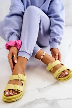 Gumowe Klapki Ze Sprzączką Żółte Corina