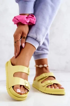 Gumowe Klapki Ze Sprzączką Żółte Corina