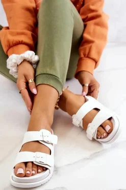 Gumowe Klapki Ze Sprzączką Białe Corina