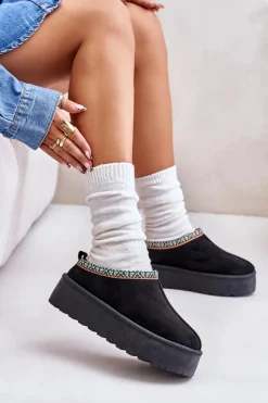 Kapcie Damskie Na Platformie Z Haftem Czarne Neroma