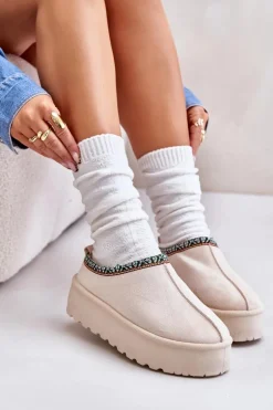 Kapcie Damskie Na Platformie Z Haftem Jasnobeżowe Neroma