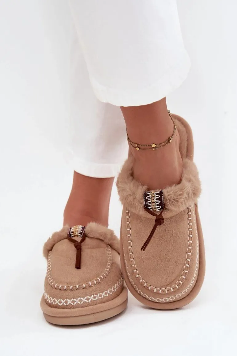 Kapcie Damskie Z Futerkiem I Haftem Beżowe Perivelle