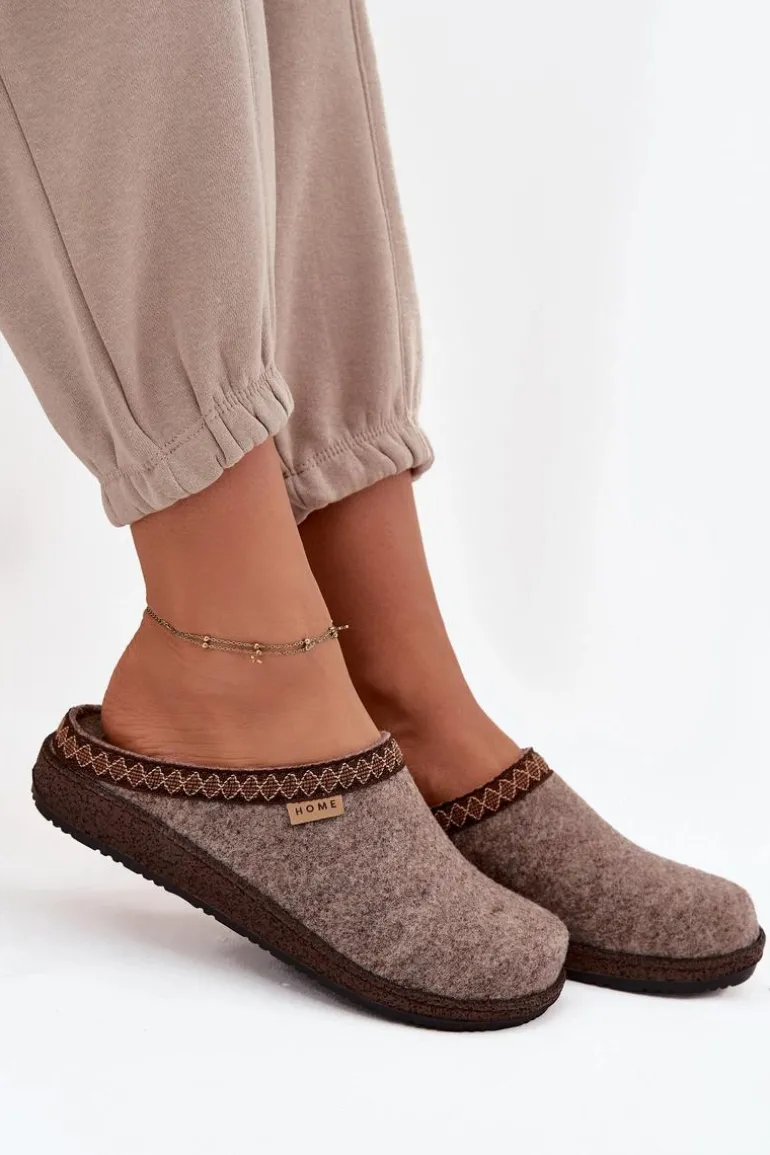 Kapcie Damskie Z Haftem Inblu NL000009 Ciemnobeżowe