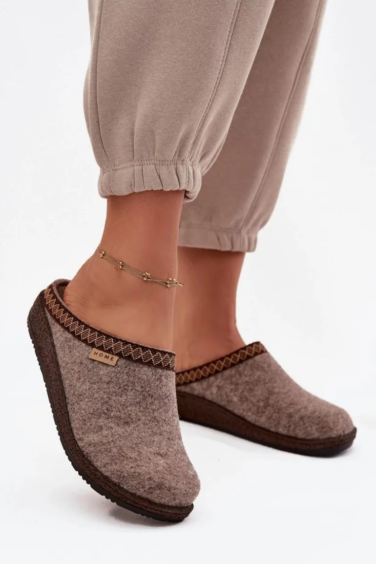 Kapcie Damskie Z Haftem Inblu NL000009 Ciemnobeżowe