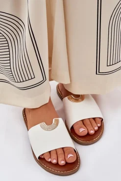 Klapki Damskie Eko Skórzane Z Ozdobnymi Detalami Białe Mevith