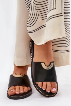 Klapki Damskie Eko Skórzane Z Ozdobnymi Detalami Czarne Mevith