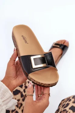 Klapki Damskie Na Korkowej Platformie Z Ozdobą Czarne Elleriome