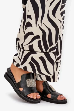 Klapki Damskie Na Koturnie Eko Skórzane Z Ozdobą Czarne Sarela