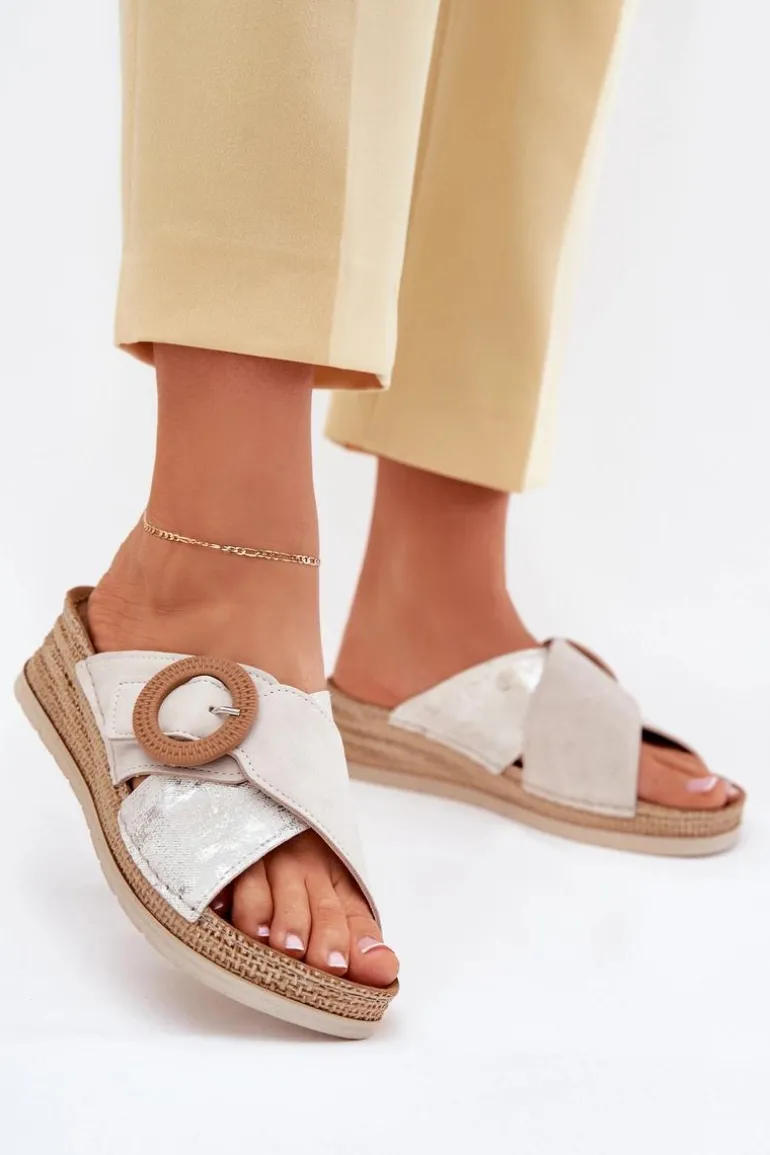 Klapki Damskie Na Koturnie Z Ozdobną Klamrą Inblu RV000012 Jasnobeżowe