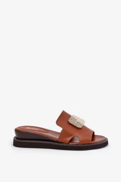 Klapki Damskie Na Koturnie Eko Skórzane Z Ozdobą Brązowe Sarela