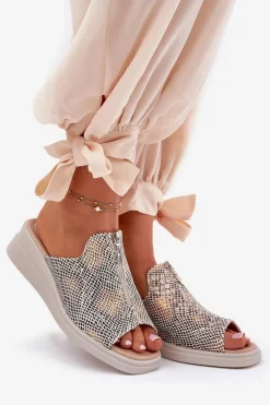 Klapki Damskie Na Koturnie Z Zamkiem Zwierzęcy Wzór Beżowe Irriva