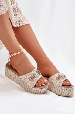 Klapki Damskie Na Koturnie Z Plecionką I Ozdobą Beżowe Isolene