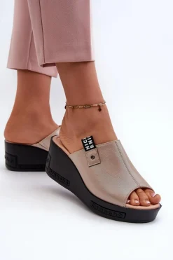 Klapki Damskie Na Koturnie Złote Vleni