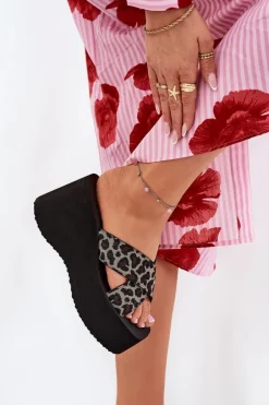 Klapki Damskie Na Koturnie I Platformie Panterka Czarne Sevolee