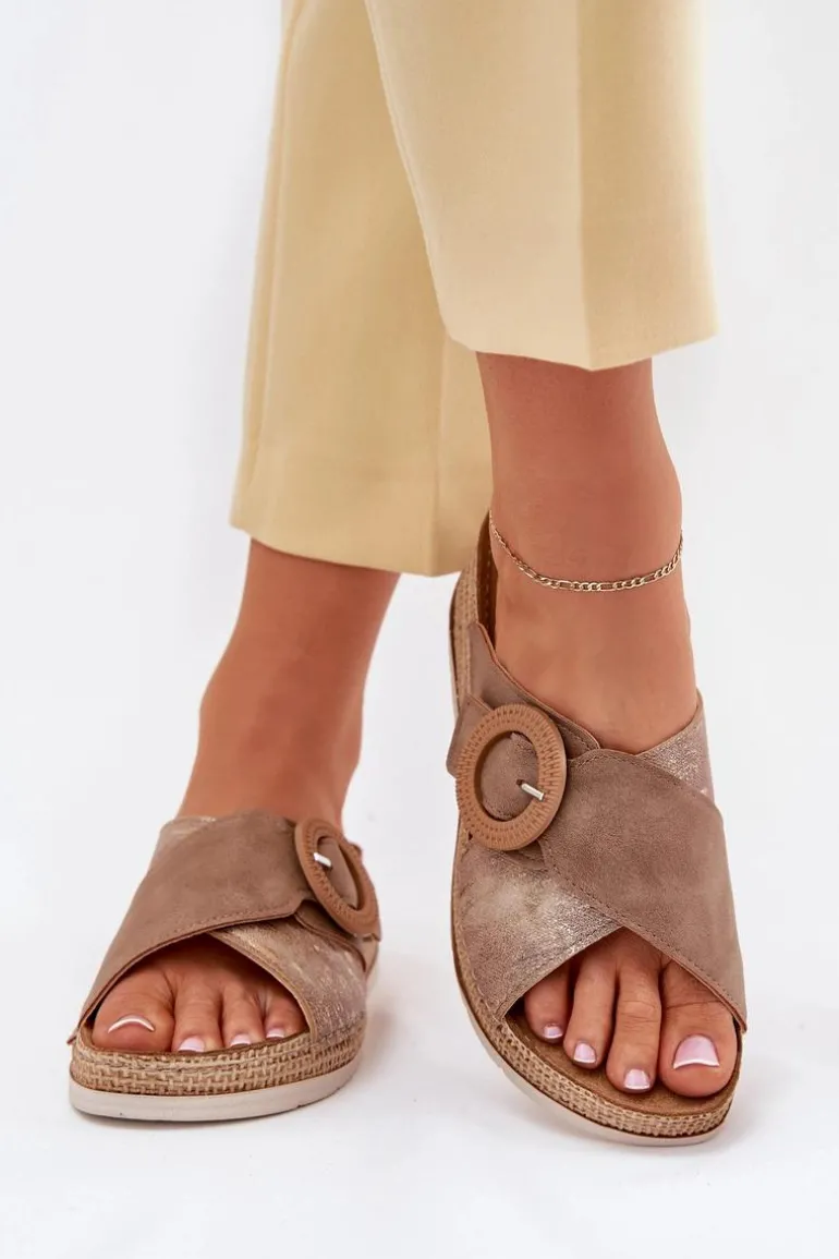 Klapki Damskie Na Koturnie Z Ozdobną Klamrą Inblu RV000012 Brązowe