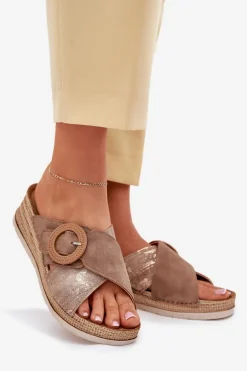 Klapki Damskie Na Koturnie Z Ozdobną Klamrą Inblu RV000012 Brązowe