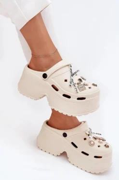 Klapki Damskie Na Masywnej Platformie Z Przypinkami Beżowe Vivira