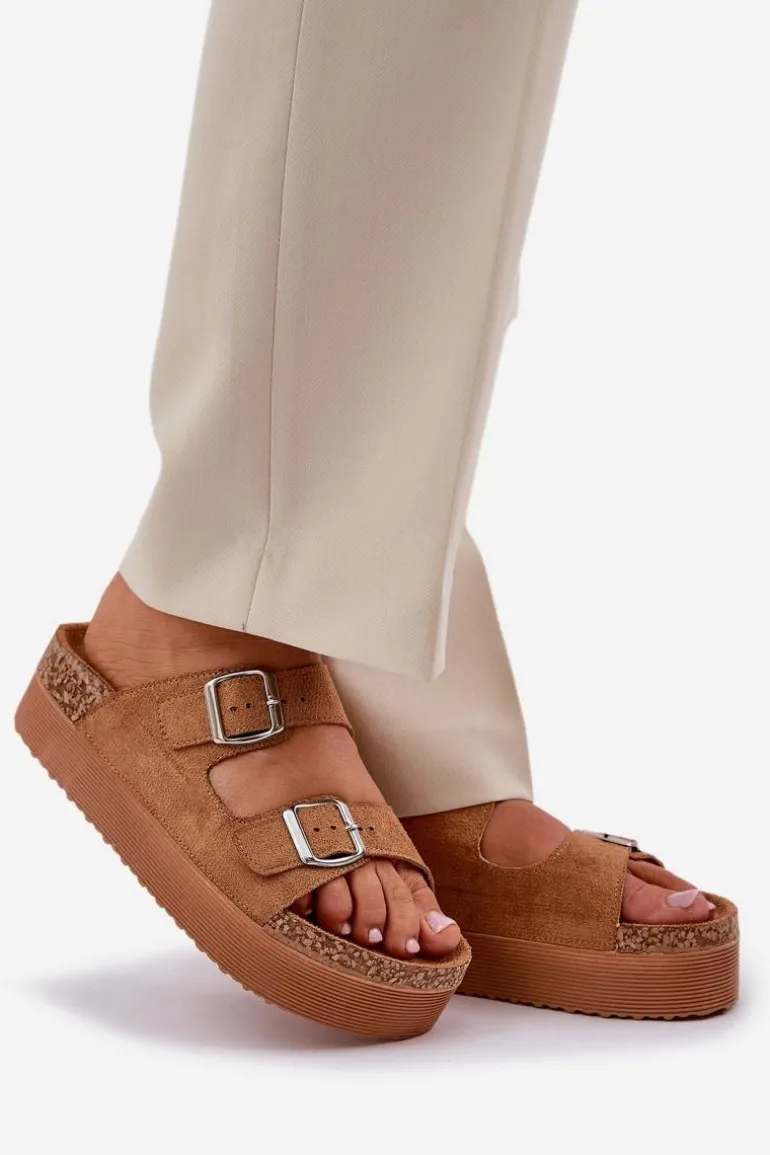 Klapki Damskie Na Masywnej Platformie Z Klamrami Camel Aramia