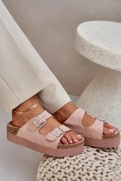 Klapki Damskie Na Masywnej Platformie Z Klamrami Różowe Aramia