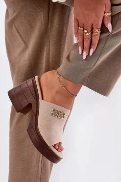 Klapki Damskie Na Masywnym Obcasie Ze Złotym Detalem Vinceza 17400 Beżowe