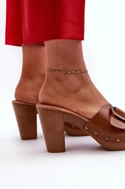 Klapki Damskie Na Obcasie Słupku Z Klamrą Brązowe Betinna