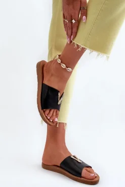 Klapki Damskie Na Płaskiej Podeszwie Z Ozdobą Eko Skórzane Czarne Makia