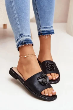 Klapki Damskie Na Płaskim Obcasie Z Ozdobnym Detalem KV51-007 Czarne