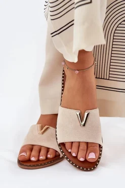 Klapki Damskie Na Płaskim Obcasie Z Ozdobnymi Detalami Beżowe Saliena